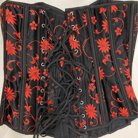 Sexy Corset Top - Picture 2 of 2